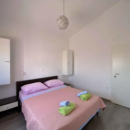 דירה Two-bedroom In Ii