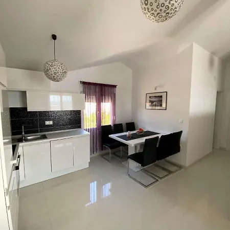 דירה Two-bedroom In Ii